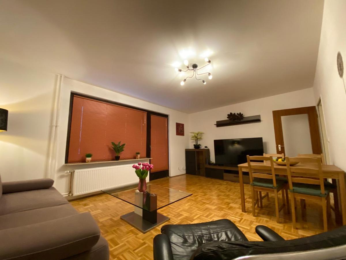 Apartment In Uninaehe Lübeck Buitenkant foto
